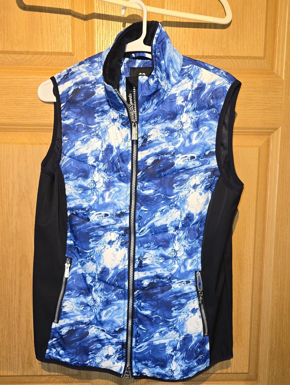 Daily Sports Blue and Black Marble Print Golf Vest